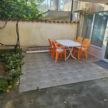 Treti Mart North Apartment Primorsko