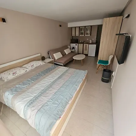Treti Mart North Apartment Primorsko