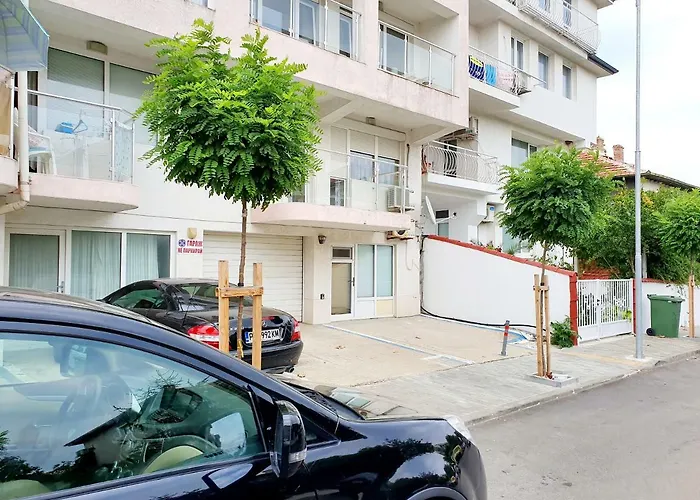 Treti Mart North Apartment Primorsko